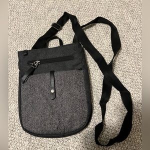 Sherpani LIMA travel crossbody